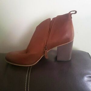 Ladies boots